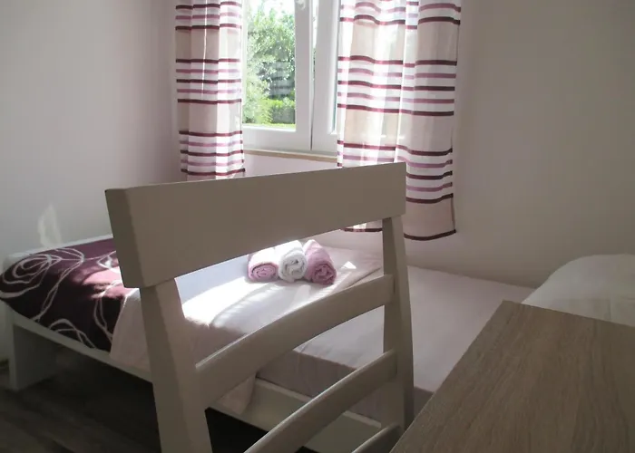 Near Center,beach,bus +free Parking Apartment Zadar