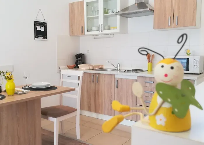 Near Center,beach,bus +free Parking