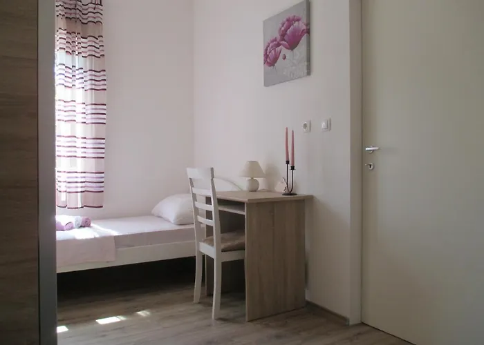 Apartment Near Center,beach,bus +free Parking Zadar