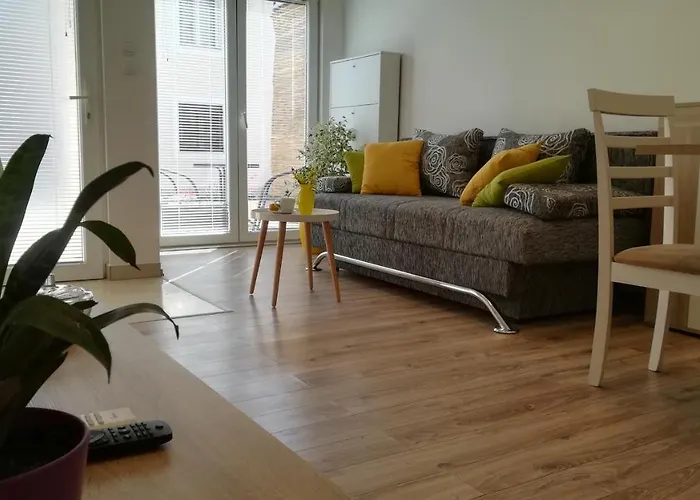 Near Center,beach,bus +free Parking Apartment *