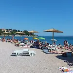 Apartment Near Center,beach,bus +free Parking